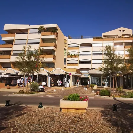 Apartment Pour 4 Personnes, Acces Direct Plage, Parking, - Fr-1-803-4 Le Lavandou